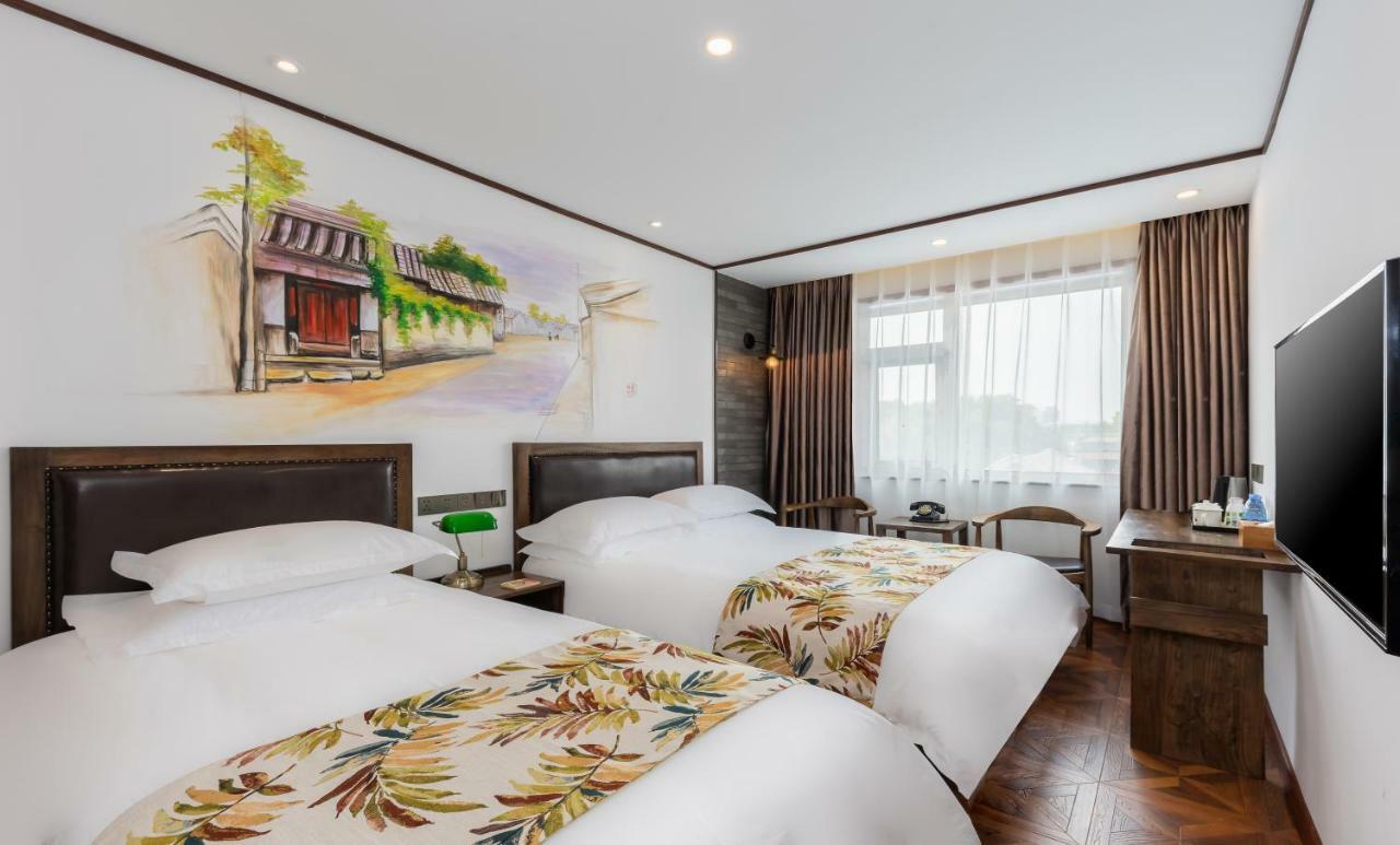 Nostalgia Hotel Near Prince Gong'S Mansion- Beihai Park, Tian'Anmen Square, Nanluoguxiang Hutong, Huguosi Hutong Snack Street, 5 Minutes Walk Away From Ping'Anli Subway Station, Free Ice Cream And Laundry Service,English Communication Well Peking Exterior foto