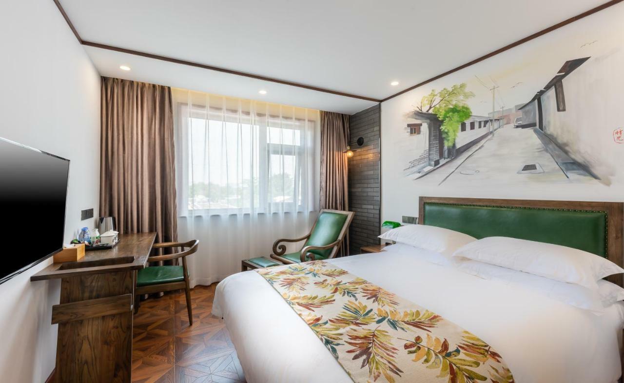 Nostalgia Hotel Near Prince Gong'S Mansion- Beihai Park, Tian'Anmen Square, Nanluoguxiang Hutong, Huguosi Hutong Snack Street, 5 Minutes Walk Away From Ping'Anli Subway Station, Free Ice Cream And Laundry Service,English Communication Well Peking Exterior foto